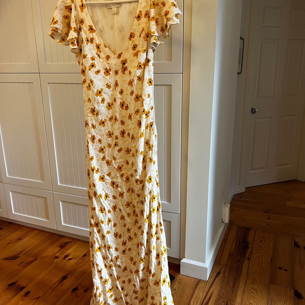 Maxi length dress